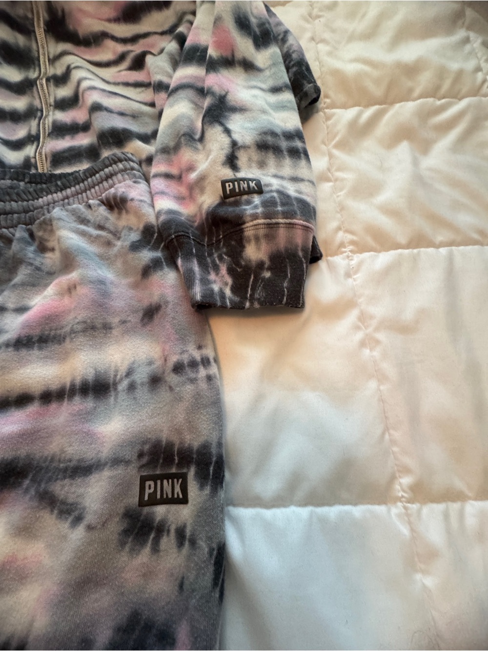 Victoria’s Secret Pink Bundle - Picture 7 of 16